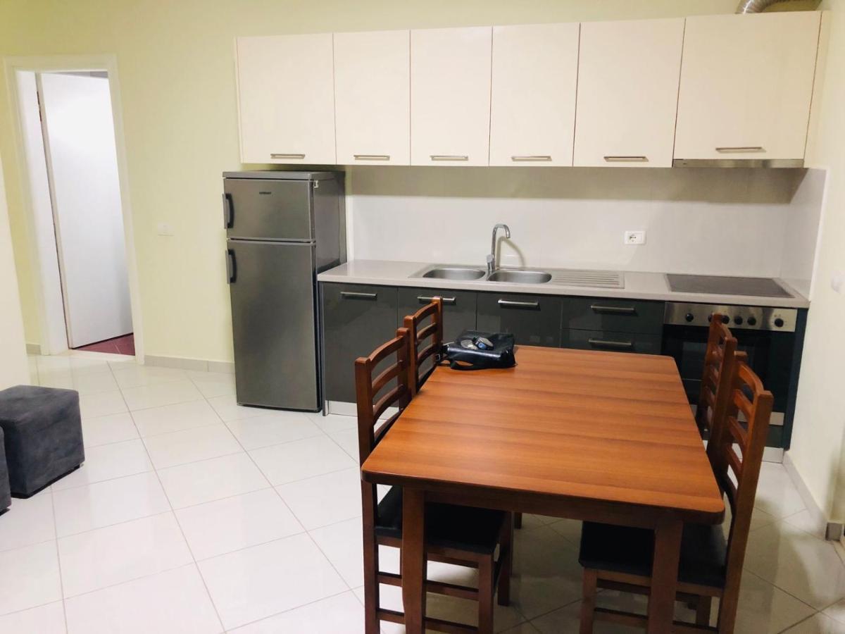 Leo Apartament Durres Exterior photo