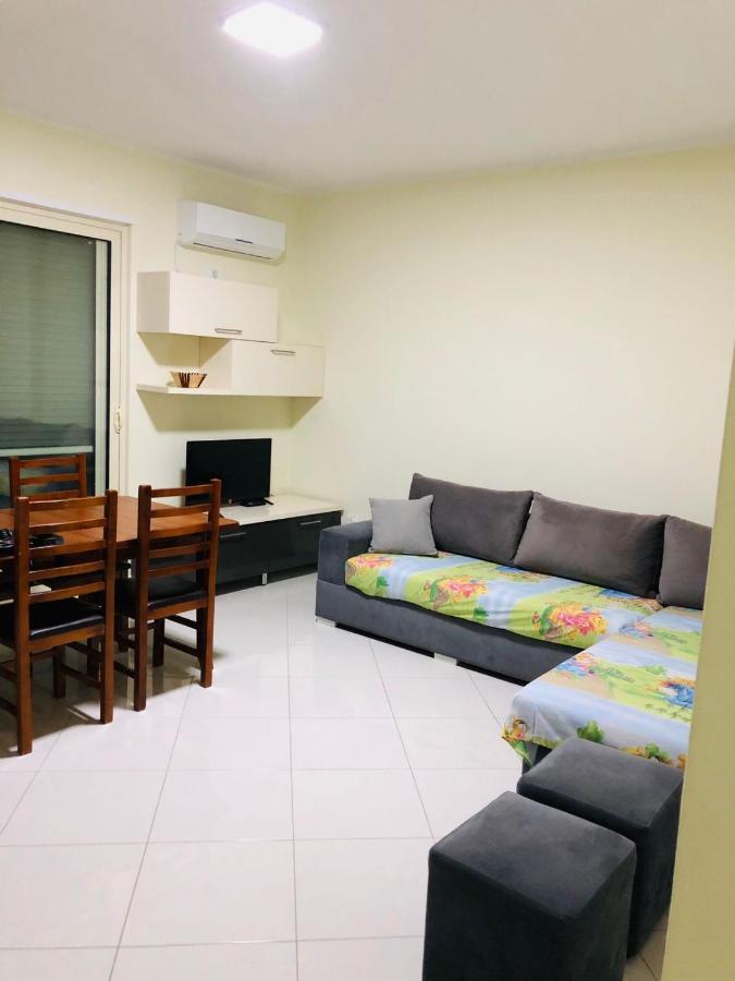 Leo Apartament Durres Exterior photo