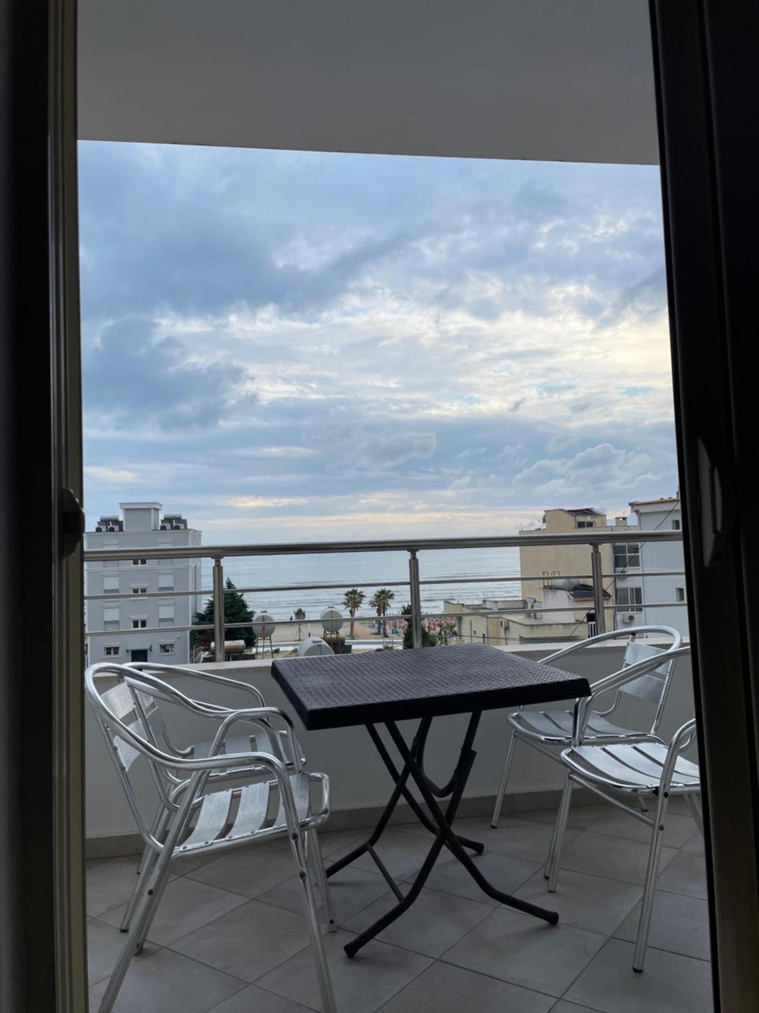 Leo Apartament Durres Exterior photo
